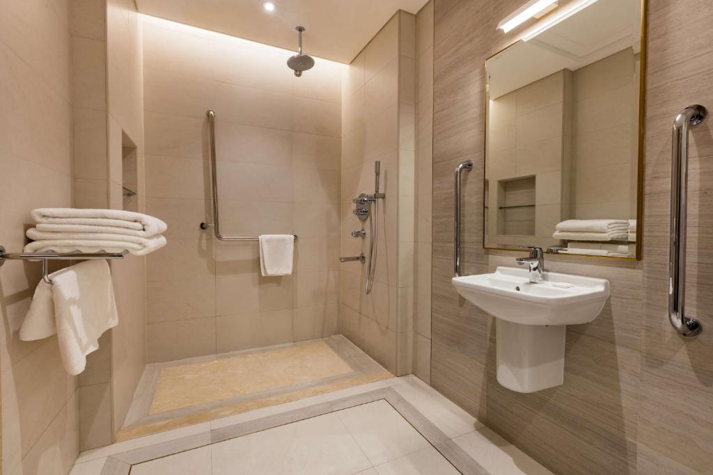 The Diplomat Radisson Blu Hotel, Residence & Spa, Manama The Diplomat Radisson Blu Hotel, Residence & Spa, Manama