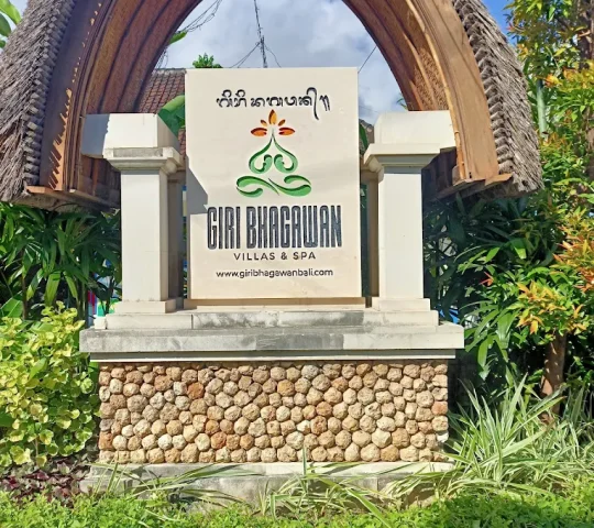 Giri Bhagawan Villas & Spa